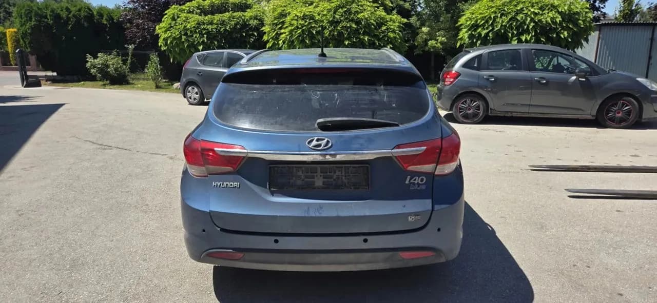 HYUNDAI I40 kombi lampa prawy lewy tył – zdjęcie 1