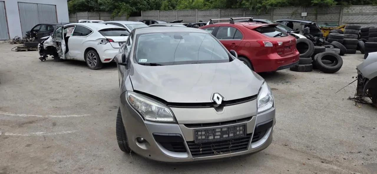 RENAULT MEGANE III COUPE belka wzmocnienie zderzaka przód – zdjęcie 1