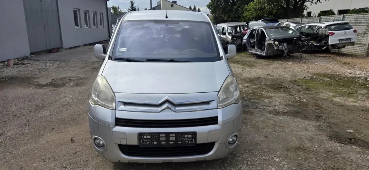 CITROEN BERLINGO II pas przedni – zdjęcie 1