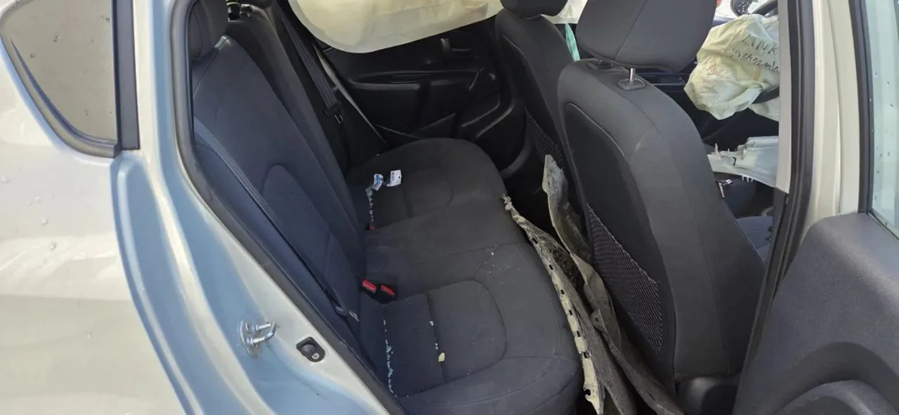 KIA RIO III sedan fotel kanapa tył – zdjęcie 1
