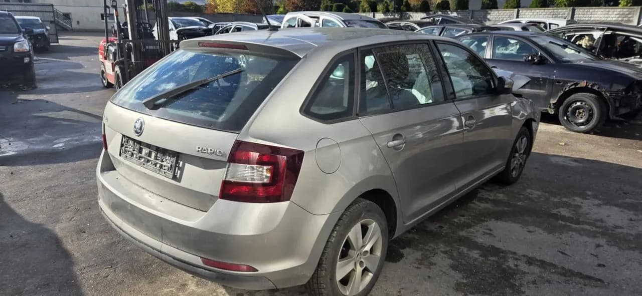 SKODA RAPID spaceback lf8h błotnik prawy tył – zdjęcie 1