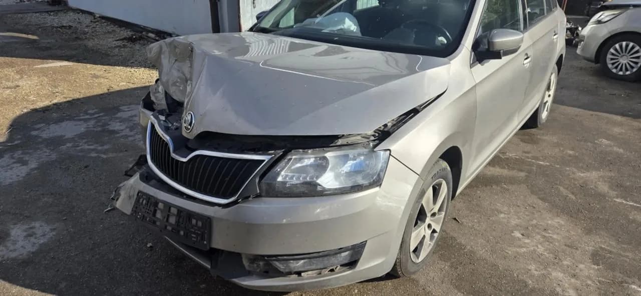 SKODA RAPID spaceback lf8h cwiartka lewy przód fartuch – zdjęcie 1