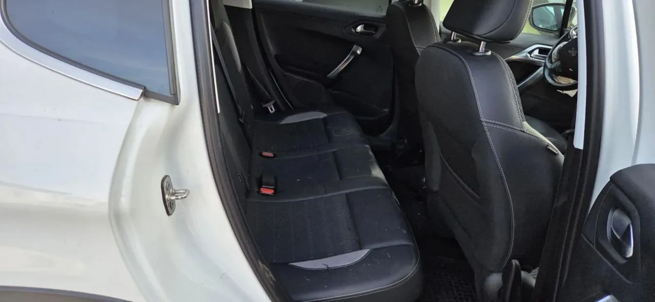 PEUGEOT 2008 kanapa tył polskora – zdjęcie 1