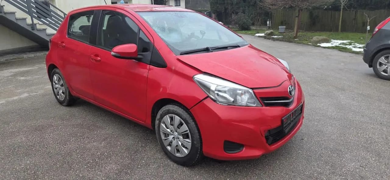 TOYOTA YARIS III 1,0 mcperson amortyzator prawy lewy przód – zdjęcie 1