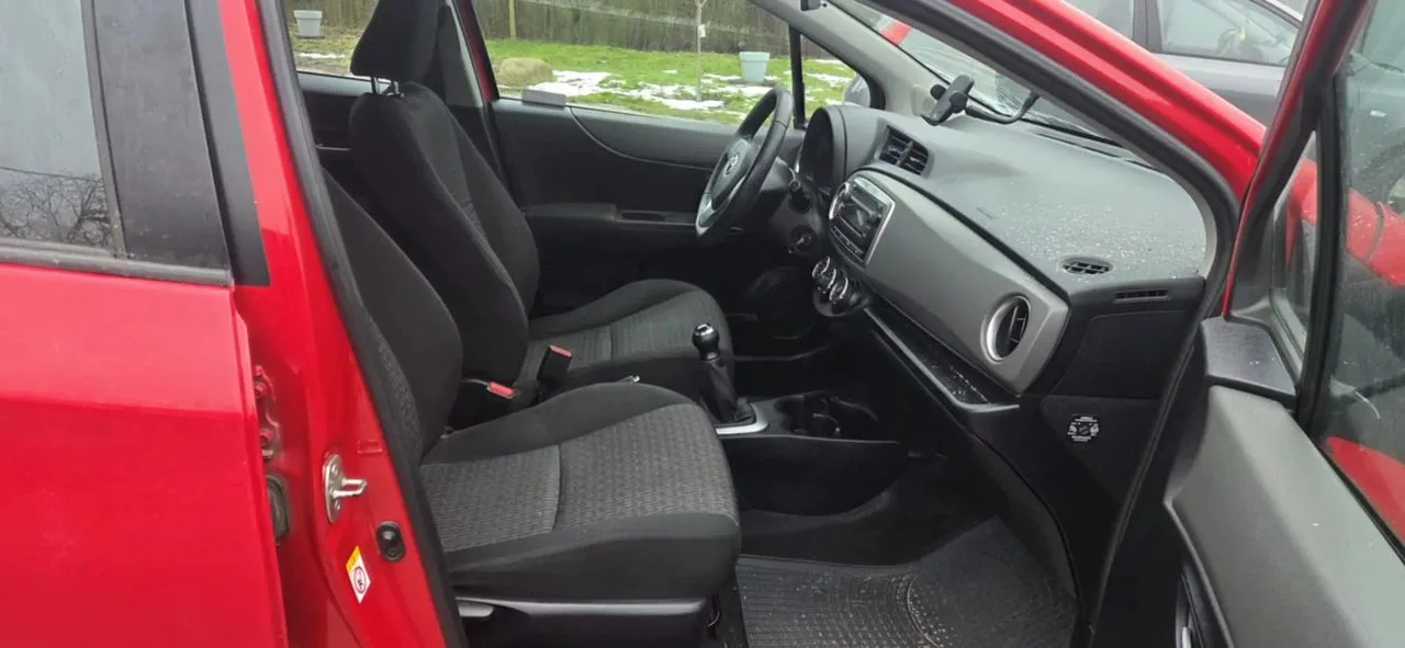 TOYOTA YARIS III fotel prawy lewy przód – zdjęcie 1
