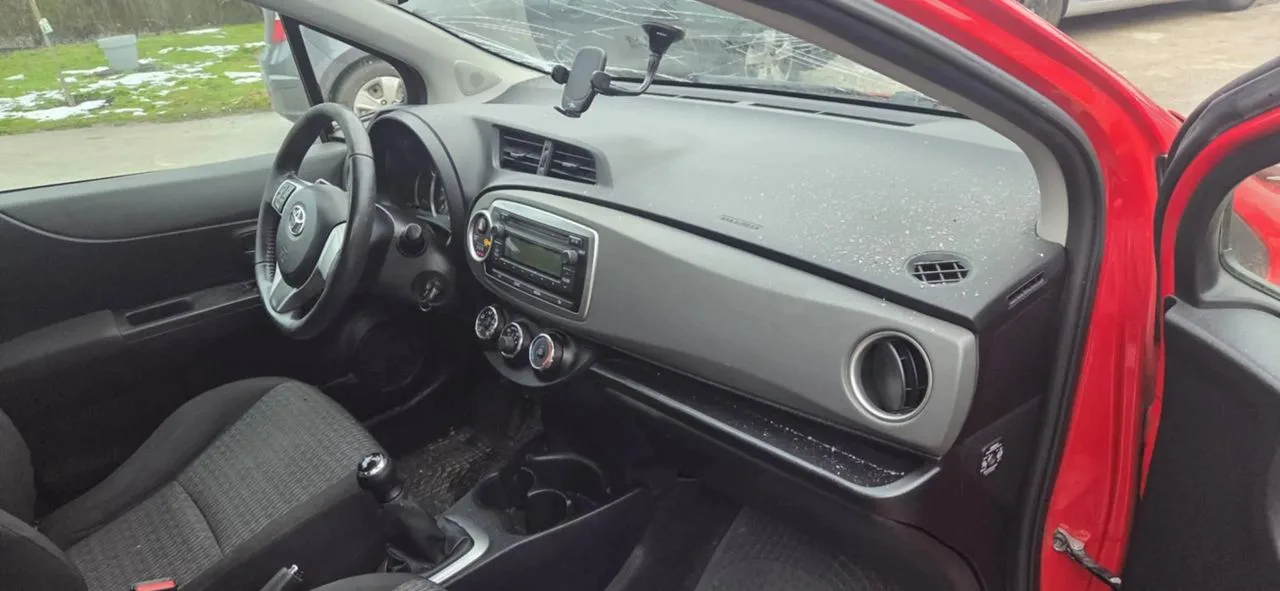 TOYOTA YARIS III radio oryginał fabryczne – zdjęcie 1