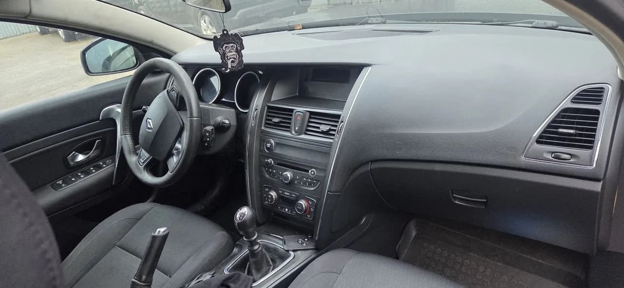 RENAULT LATITUDE radio oryginał fabryczne – zdjęcie 1