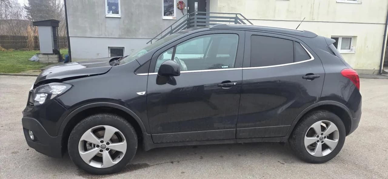 OPEL MOKKA Z22C słupek próg prawy – zdjęcie 1