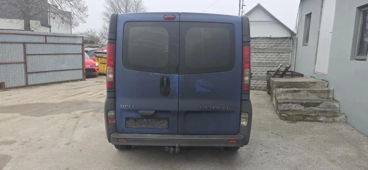 OPEL VIVARO TRAFIC II 23U zderzak tył komplet – zdjęcie 1