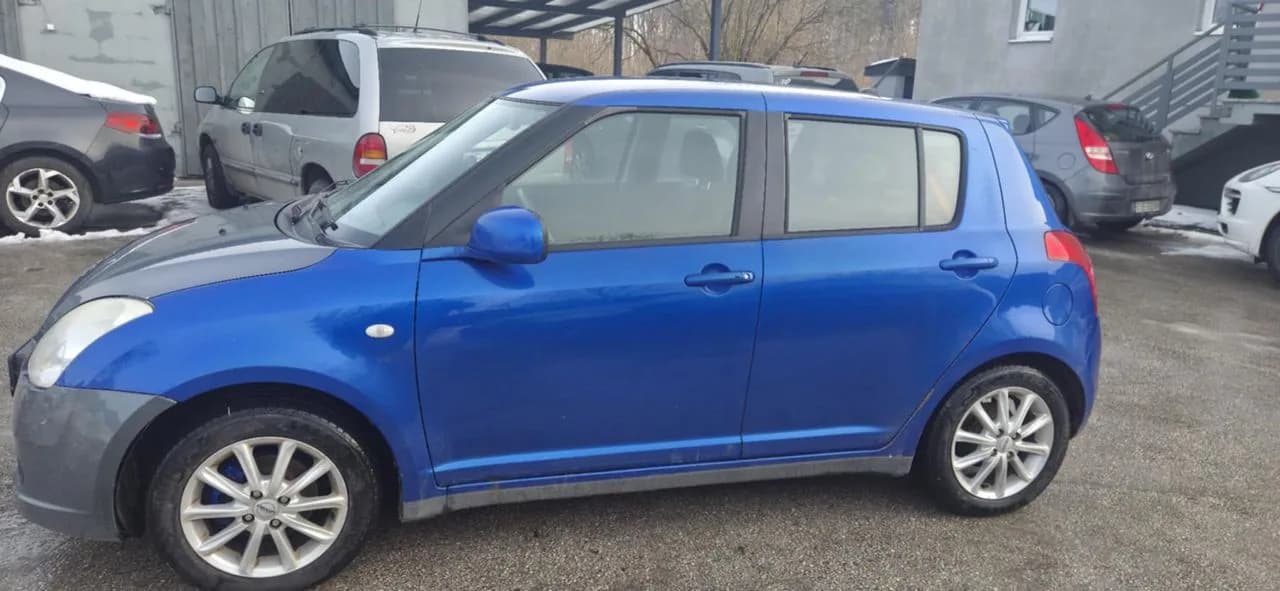 Suzuki Swift mk6 drzwi lewy tył kompletne – zdjęcie 1