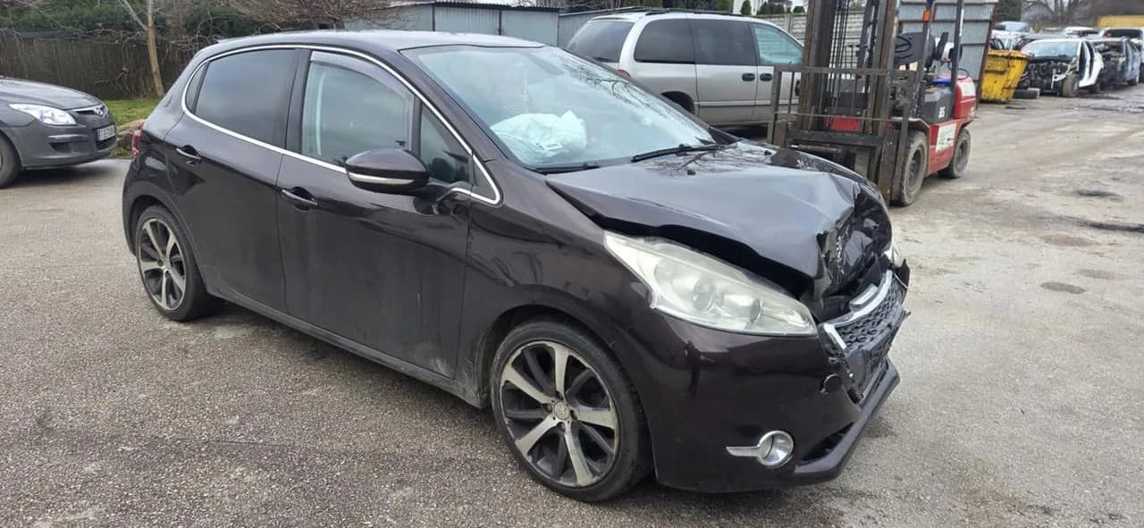 PEUGEOT 208 1,4 półoś lewa lub prawa – zdjęcie 1