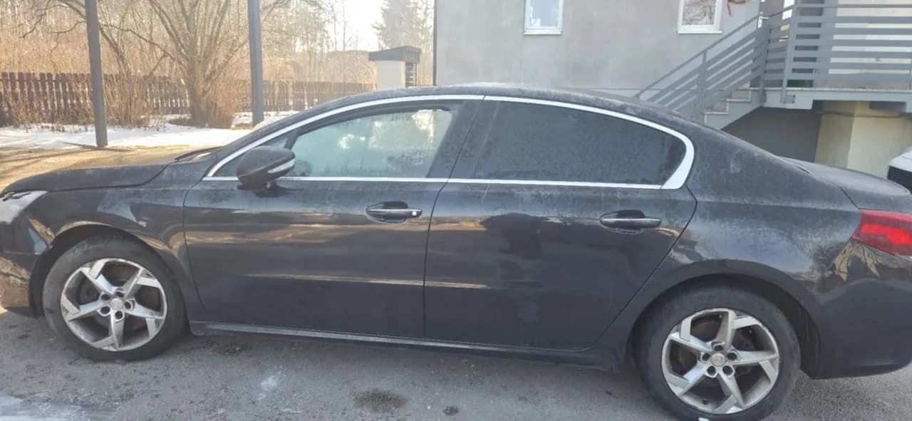 Peugeot 508 EEHD próg słupek lewy lub prawy sedan – zdjęcie 1
