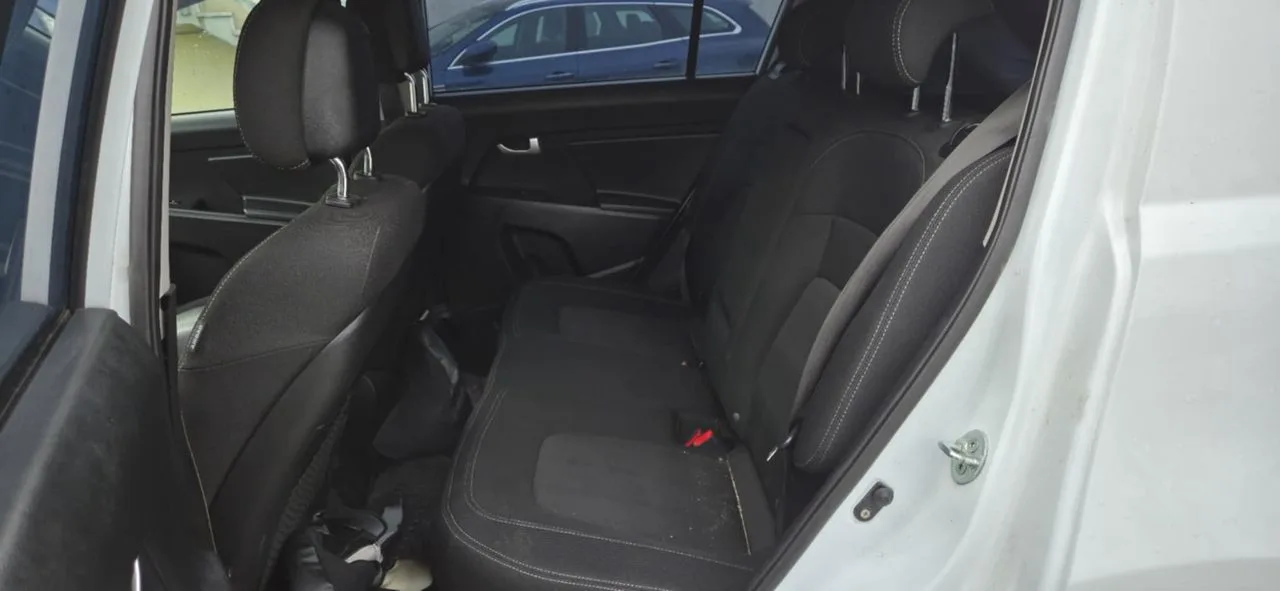 KIA SPORTAGE III fotel kanapa tył – zdjęcie 1