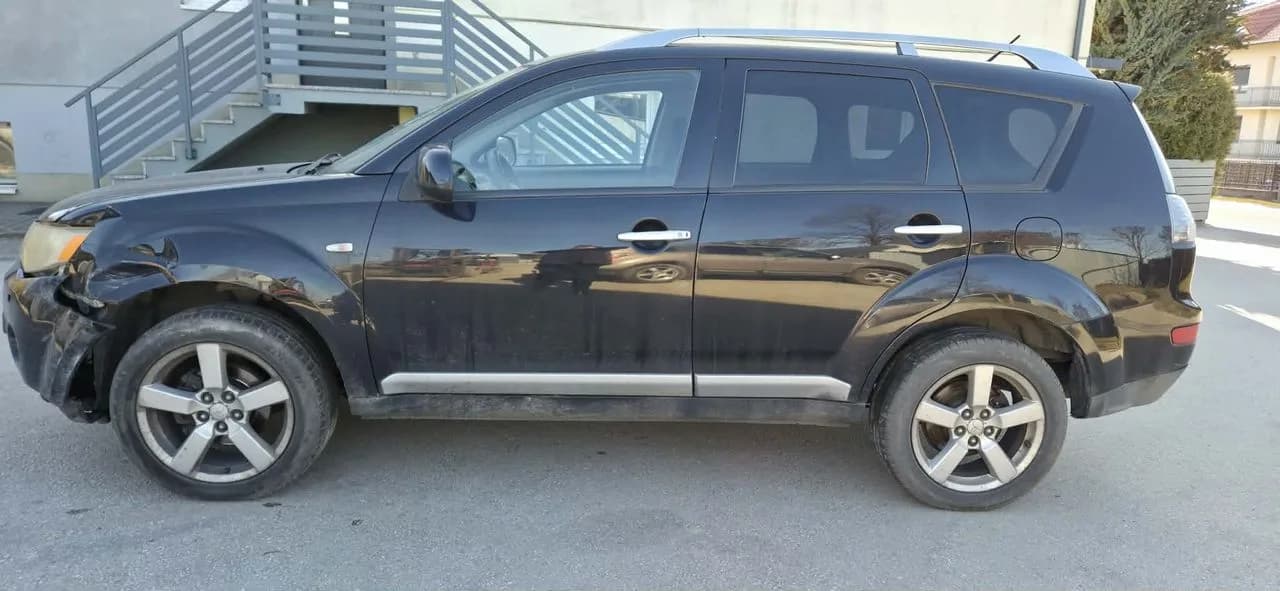MITSUBISHI OUTLANDER II X42 drzwi lewy przód komplet – zdjęcie 1