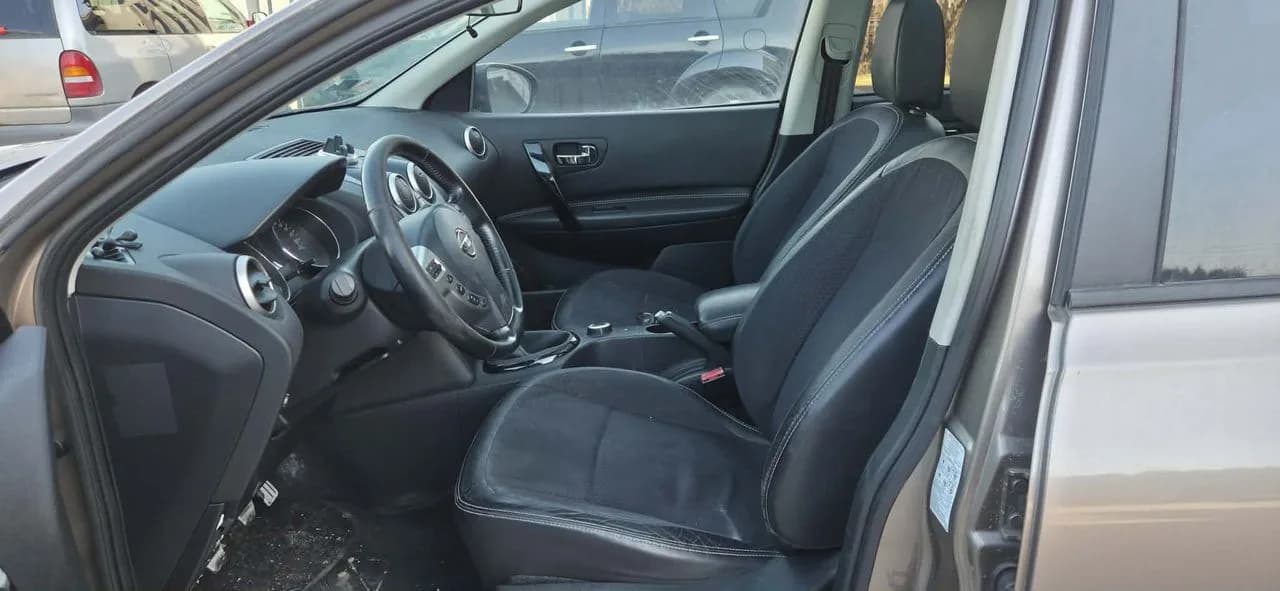 NISSAN QASHQAI LIFT I10 fotel prawy lewy przód – zdjęcie 1