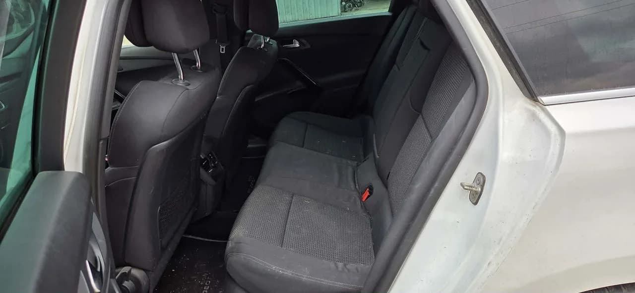 PEUGEOT 508 kombi fotel kanapa tył – zdjęcie 1