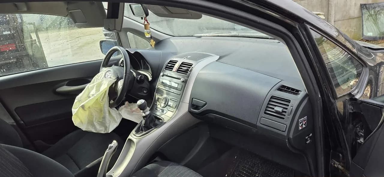 TOYOTA AURIS radio oryginał fabryczne – zdjęcie 1
