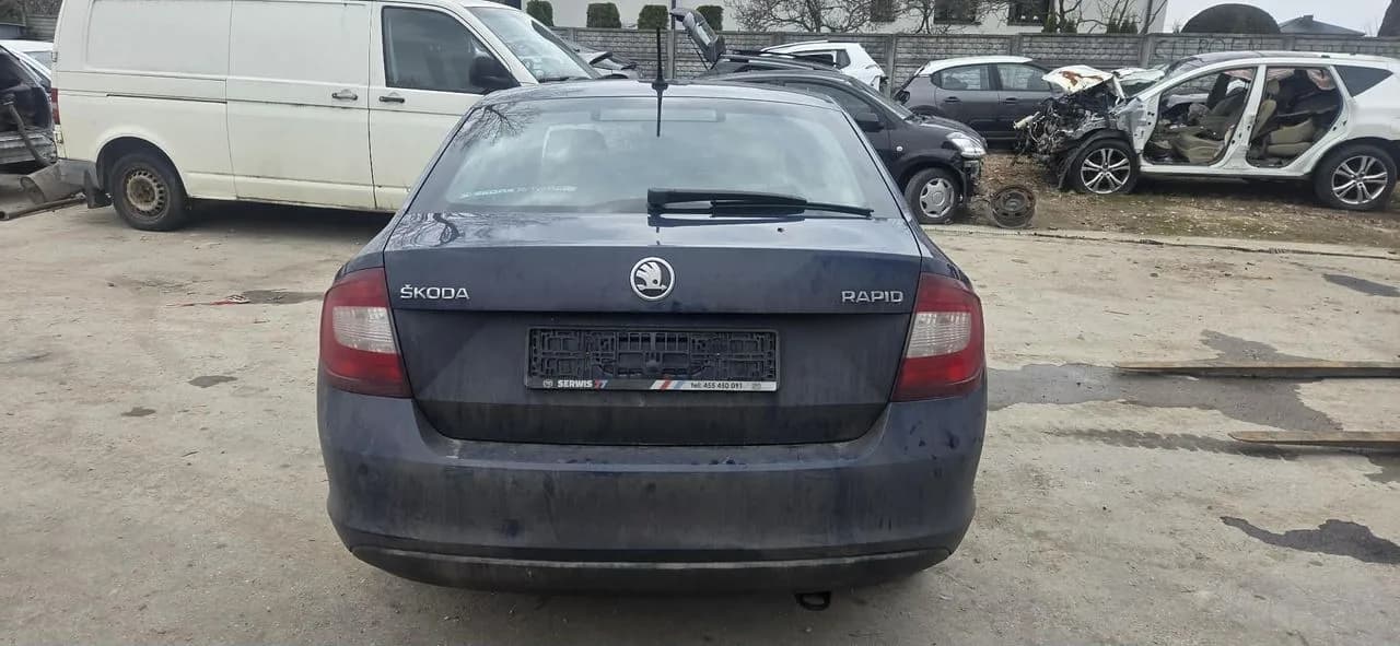 SKODA RAPID liftback belka zderzaka tył – zdjęcie 1