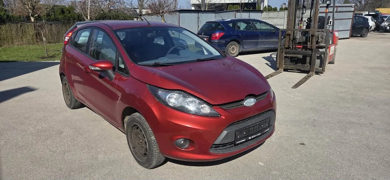 FORD FIESTA MK7 T9 błotnik lewy lub prawy przód – zdjęcie 1
