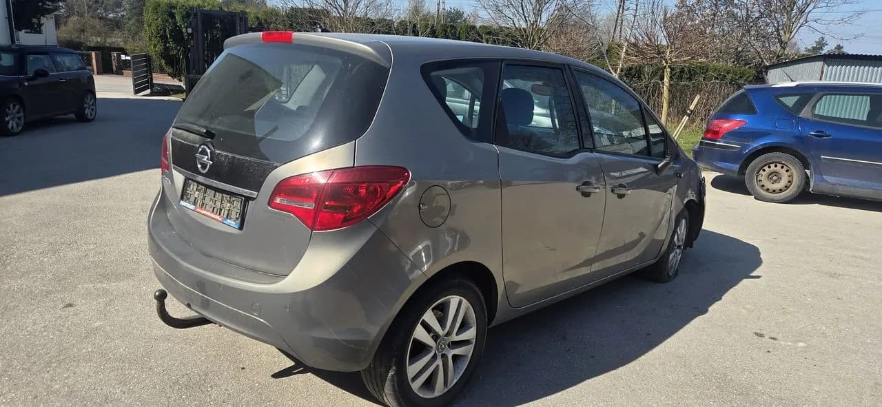 OPEL MERIVA B Z40W błotnik prawy tył – zdjęcie 1