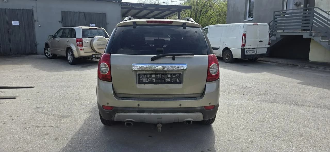 CHEVROLET CAPTIVA 55U pas tył podłoga wanna – zdjęcie 1