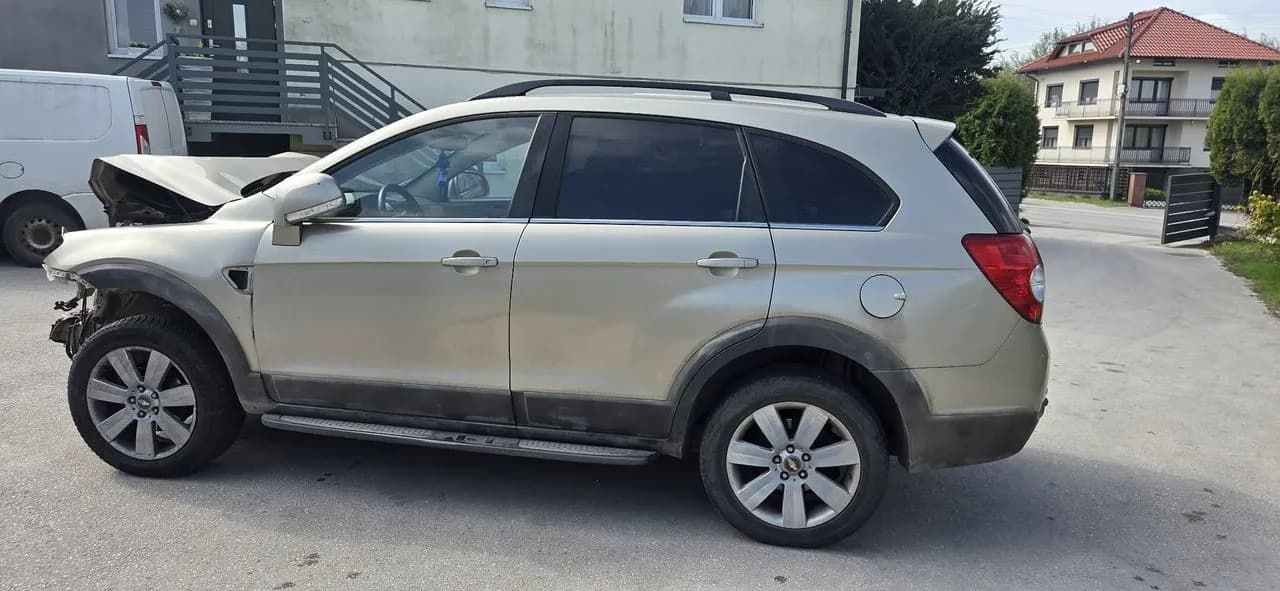 CHEVROLET CAPTIVA 2,0VCDI 150KM piasta zwrotnica prawy lewy przód automat – zdjęcie 1
