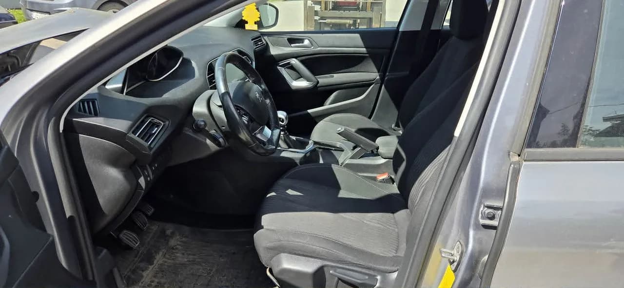 PEUGEOT 308 T9 fotel prawy lewy przód – zdjęcie 1