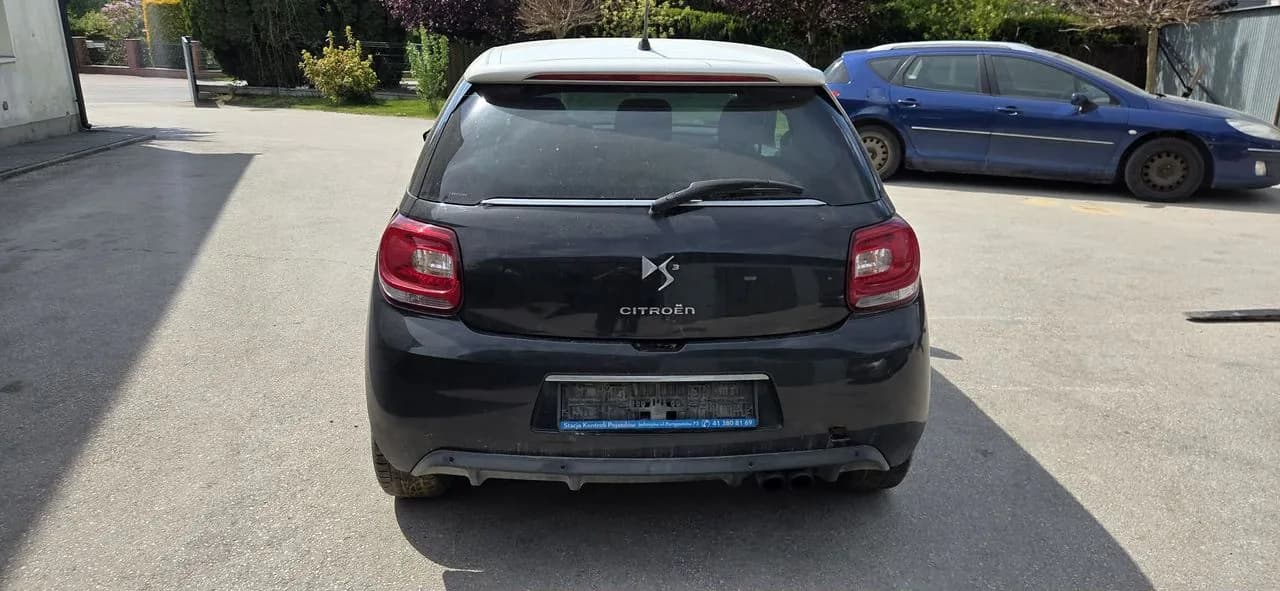 CITROEN DS3 EXL pas tył podłoga wanna – zdjęcie 1