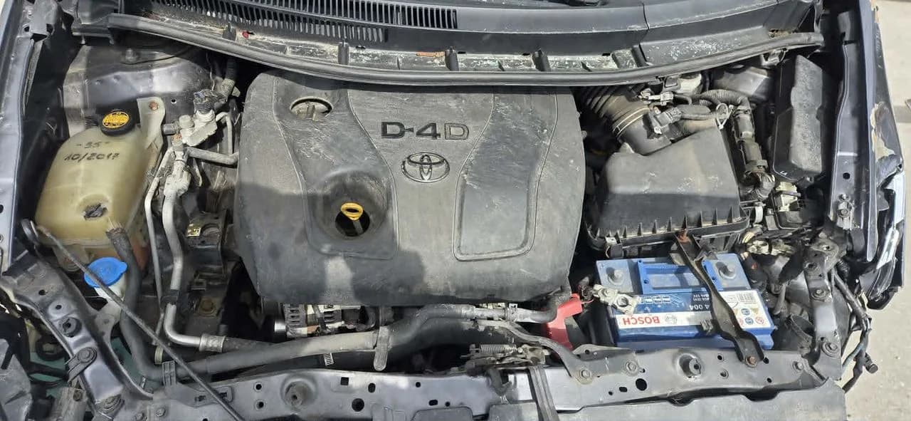 TOYOTA AURIS 1,4 D4D 90KM kompresor pompa klimatyzacji – zdjęcie 1