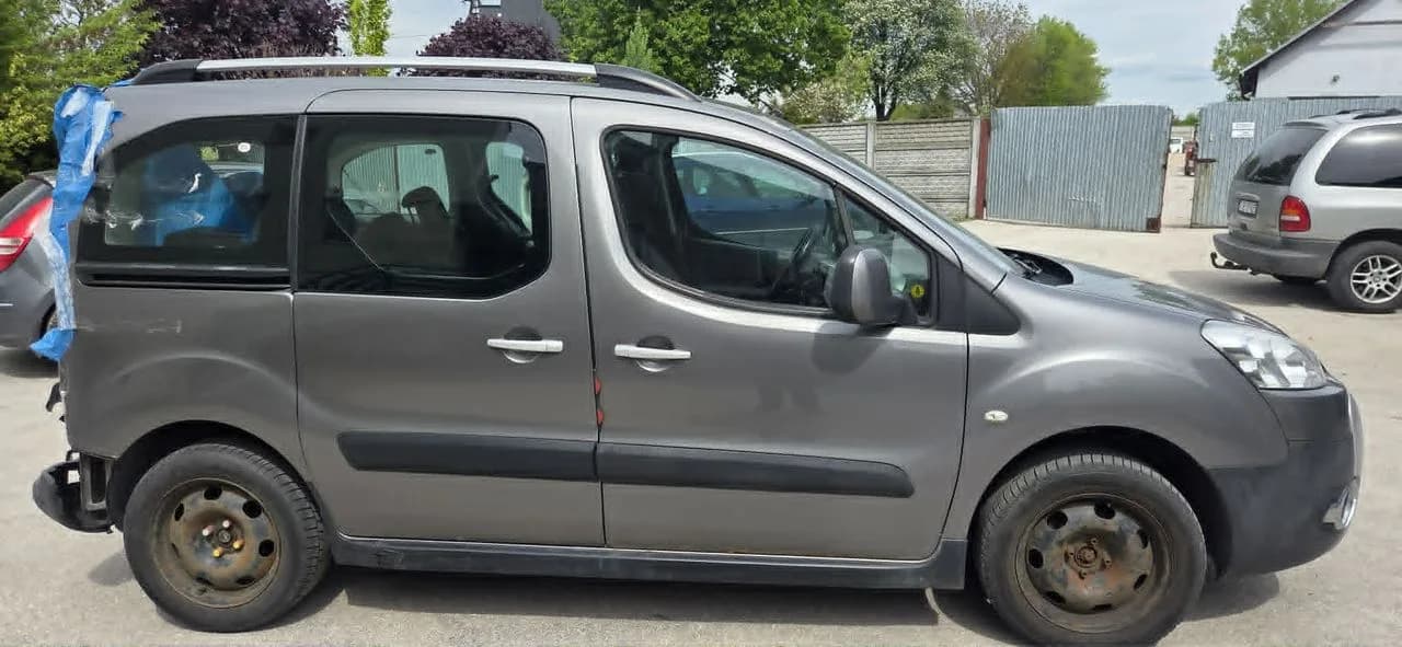 PARTNER II TEPEE BERLINGO II MULTISPACE KTQC drzwi prawy przód komplet – zdjęcie 1