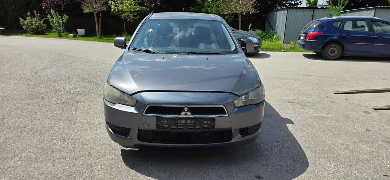 MITSUBISHI LANCER IX lampa prawy przód – zdjęcie 1