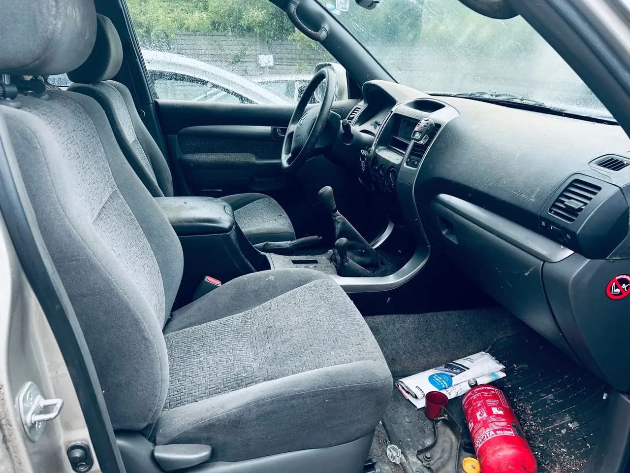 TOYOTA LAND CRUISER FJ120 fotel lewy przód 3 drzwi – zdjęcie 1