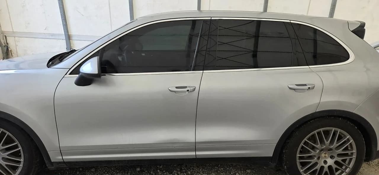 PORSCHE CAYENNE 7P drzwi lewy tył komplet – zdjęcie 1