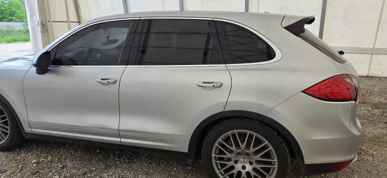 PORSCHE CAYENNE 7P błotnik lewy tył – zdjęcie 1