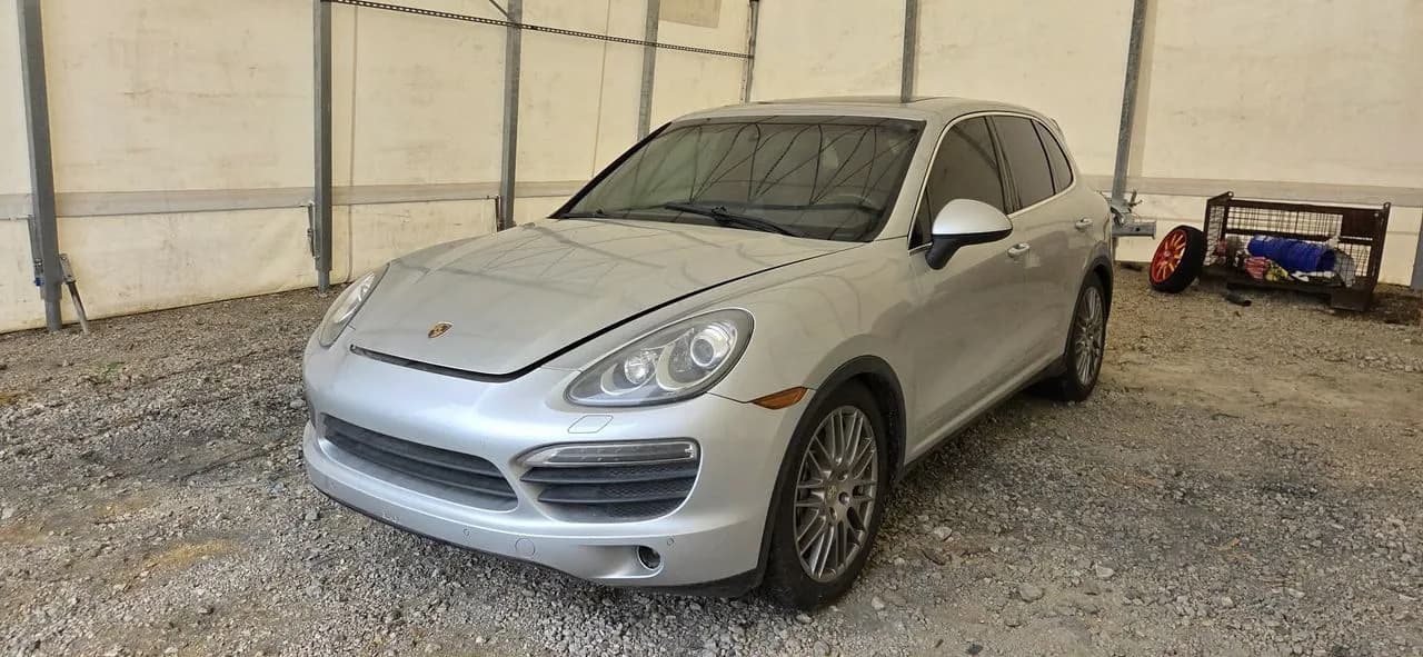 PORSCHE CAYENNE 7P błotnik lewy przód – zdjęcie 1