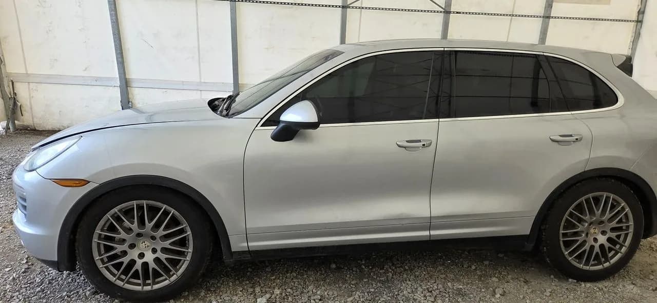 PORSCHE CAYENNE 7P słupek próg prawy lewy – zdjęcie 1