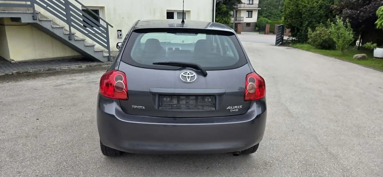 TOYOTA AURIS I 2,2 DCAT 177KM belka zawieszenie tył na wahaczach – zdjęcie 1
