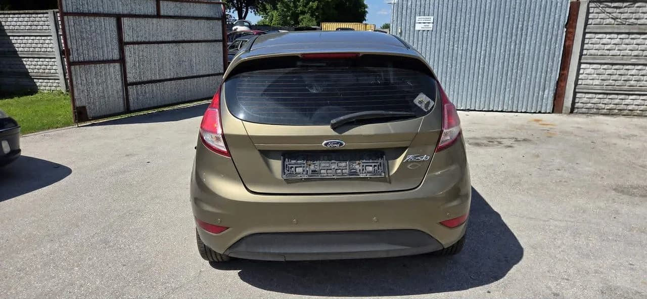 FORD FIESTA MK7 UC pas tył podłoga wanna – zdjęcie 1