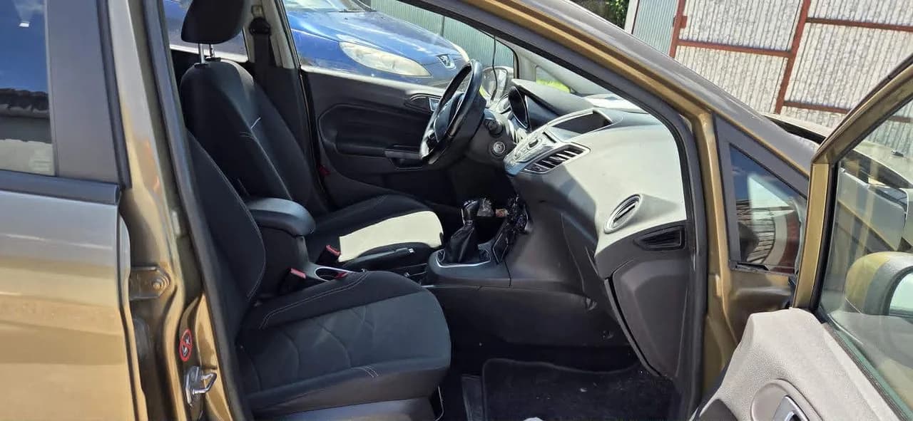 FORD FIESTA MK7 fotel prawy przód – zdjęcie 1