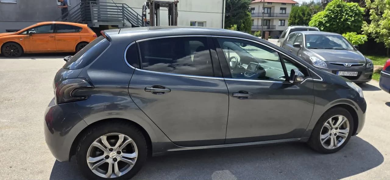 PEUGEOT 208 KTPD błotnik prawy tył – zdjęcie 1