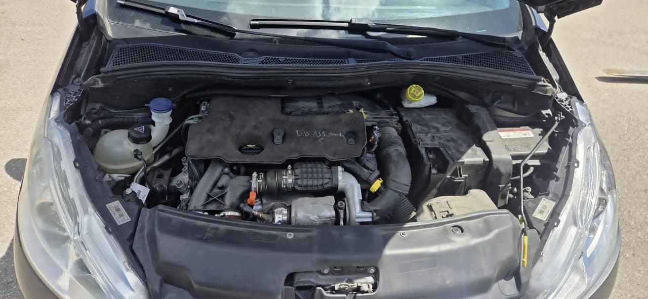 PEUGEOT 208 1,6 EHDI 92KM półoś prawa lewa – zdjęcie 1