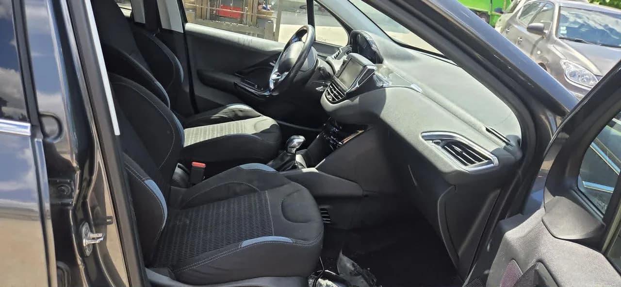 PEUGEOT 208 fotel kanapa fotele komplet z van przekładka – zdjęcie 1