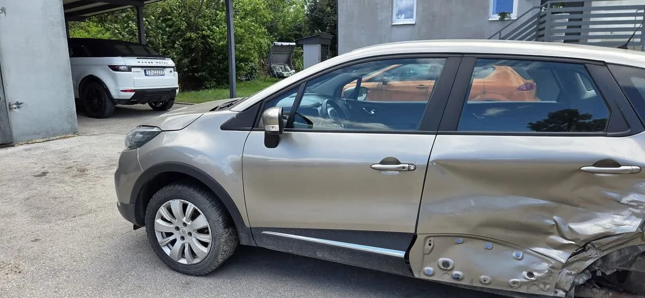 RENAULT CAPTUR TEHNK drzwi lewy przód komplet – zdjęcie 1