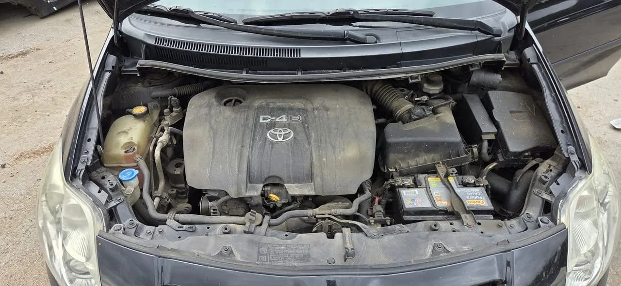 TOYOTA AURIS 1,4 D4D 90KM kompresor pompa klimatyzacji – zdjęcie 1