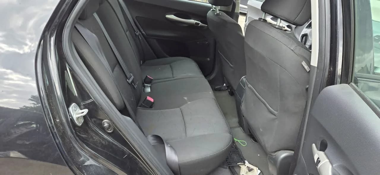 TOYOTA AURIS fotel kanapa tył – zdjęcie 1