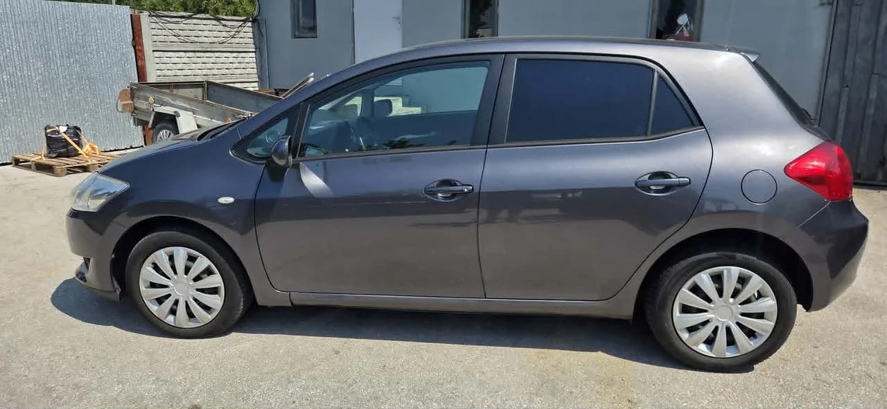 TOYOTA AURIS 1G3 drzwi lewy przód komplet – zdjęcie 1