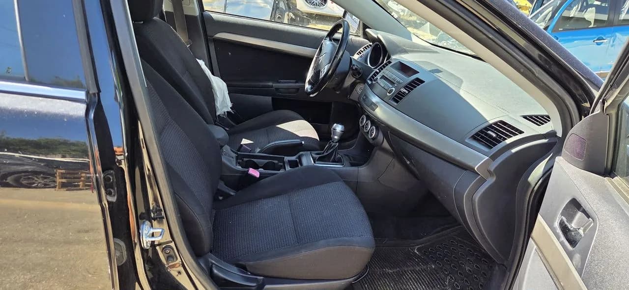 MITSUBISHI LANCER X fotel lewy przód – zdjęcie 1