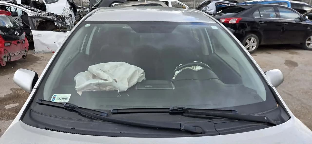 TOYOTA AURIS 1C0 lusterko lewe – zdjęcie 1