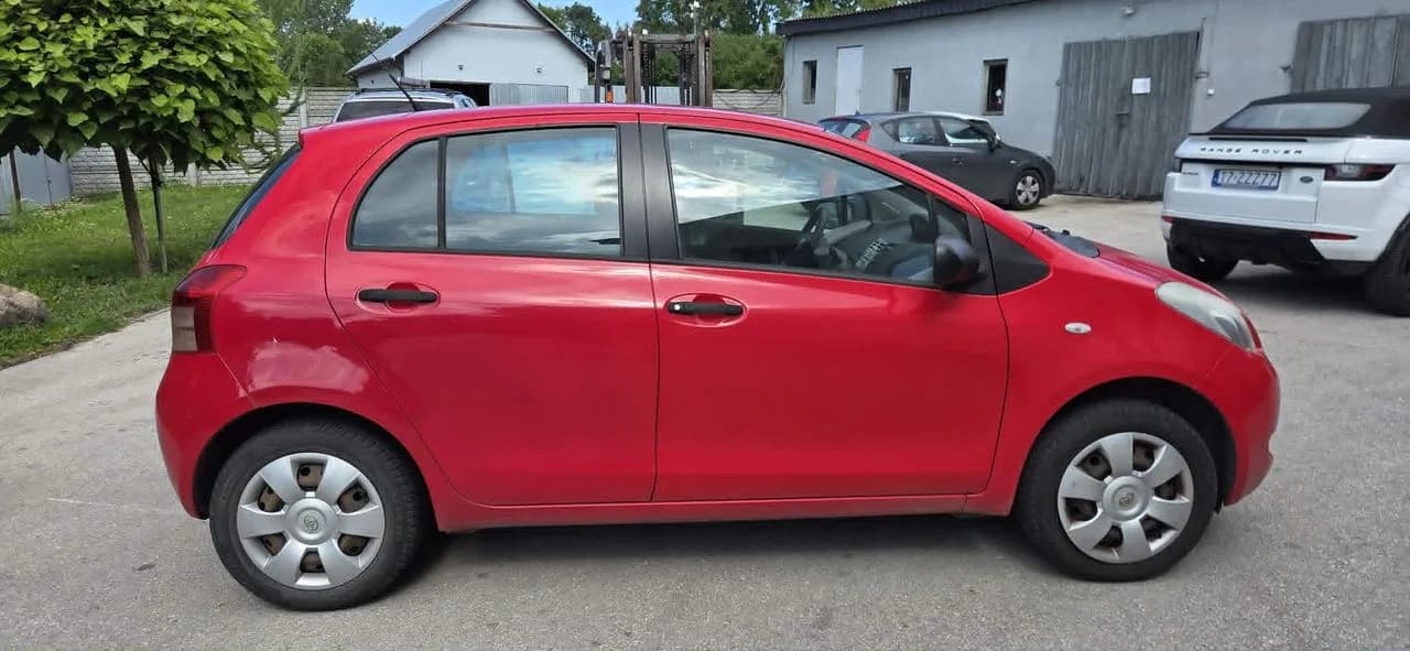 TOYOTA YARIS II 1,3 86KM mcperson amortyzator prawy przód – zdjęcie 1