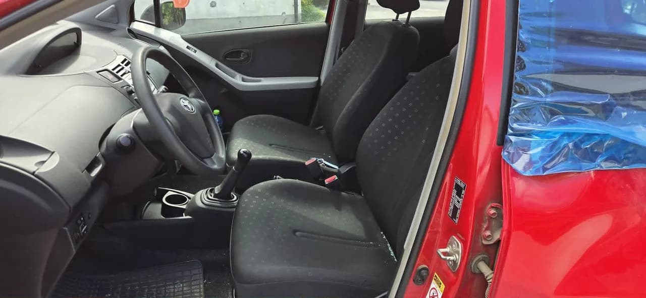 TOYOTA YARIS II fotel lewy przód – zdjęcie 1